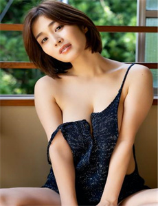 《李亚男三级-我们结婚了20130629》