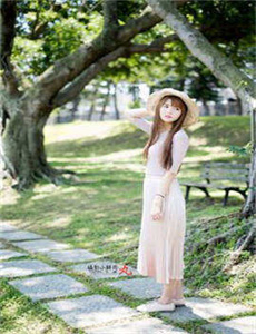 《新香蕉少妇视频网站-丰满迷人的老师少妇》