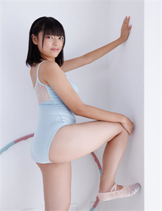 《美女脱一光二净18以上的-色蜜桃网》
