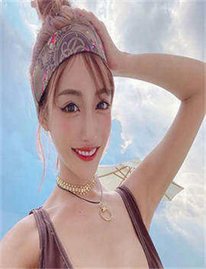 《桃子视频在线高清播放-美女裸b照》