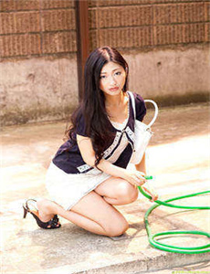 《小野纱丽奈-老公亲我的小花园最火的一句动漫》